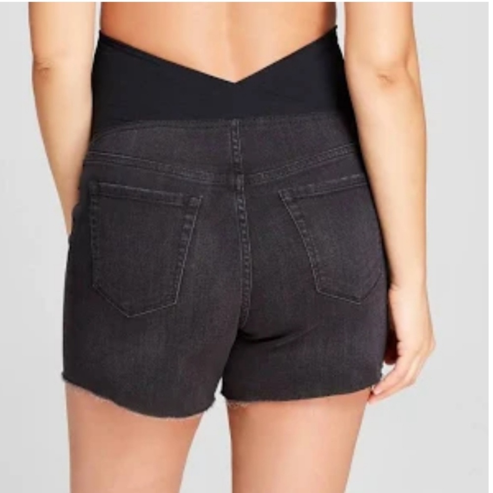 NWT Ingrid + Isabel Black Denim Maternity Shorts - Picture 2 of 8